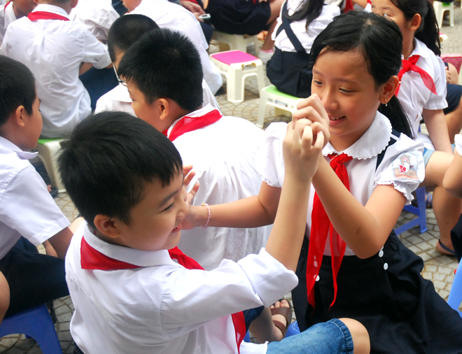 Hình ảnh ấn tượng trong ngày khai giảng năm học mới ảnh 14